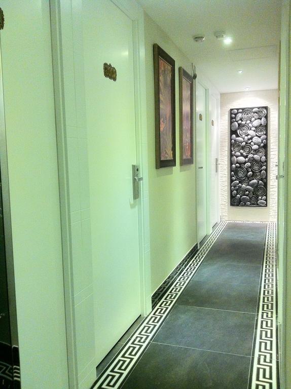 Seasons Hotel Hong Kong Esterno foto