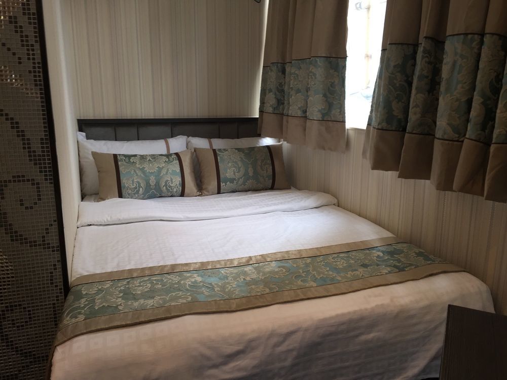 Seasons Hotel Hong Kong Esterno foto