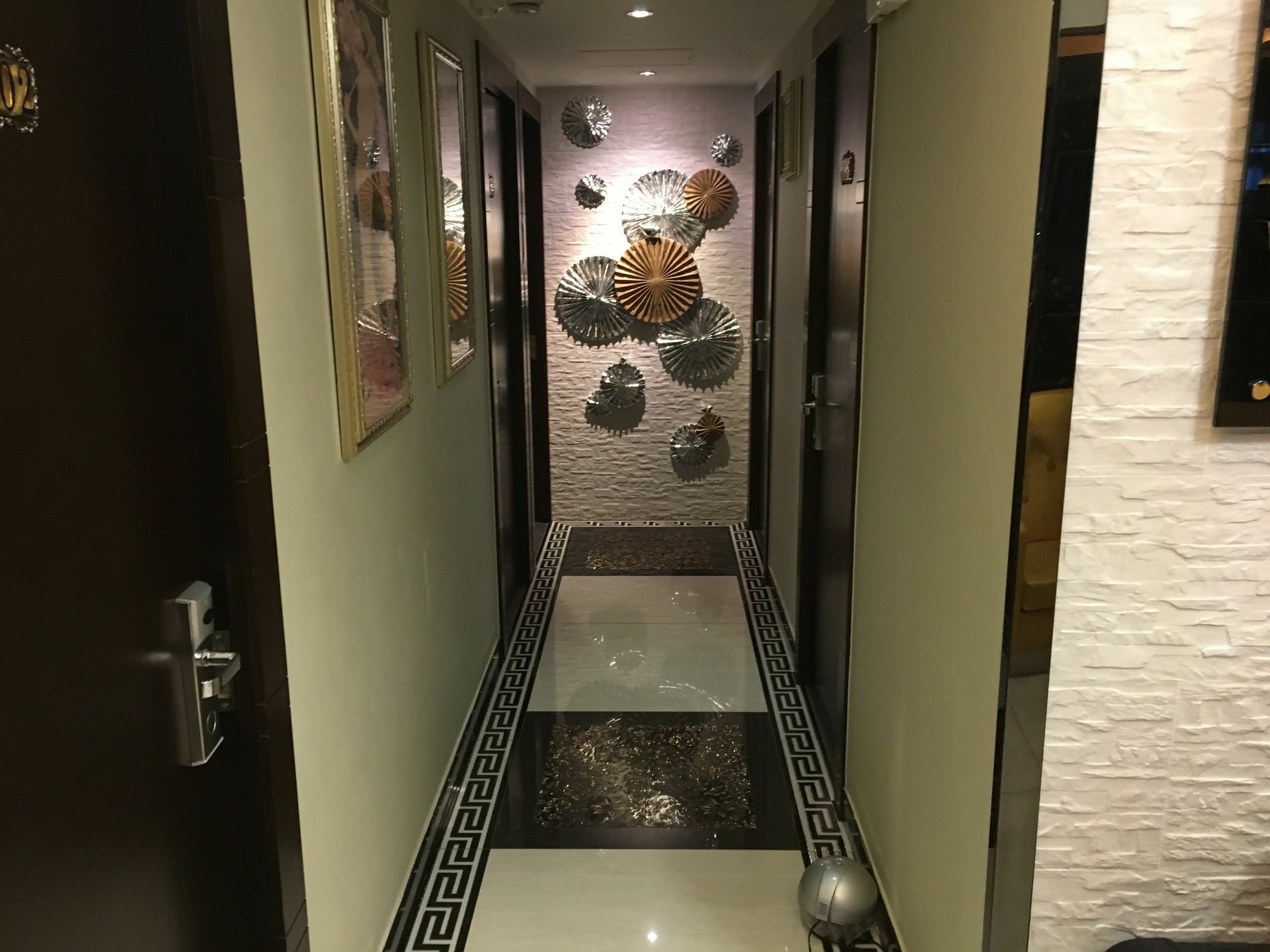 Seasons Hotel Hong Kong Esterno foto