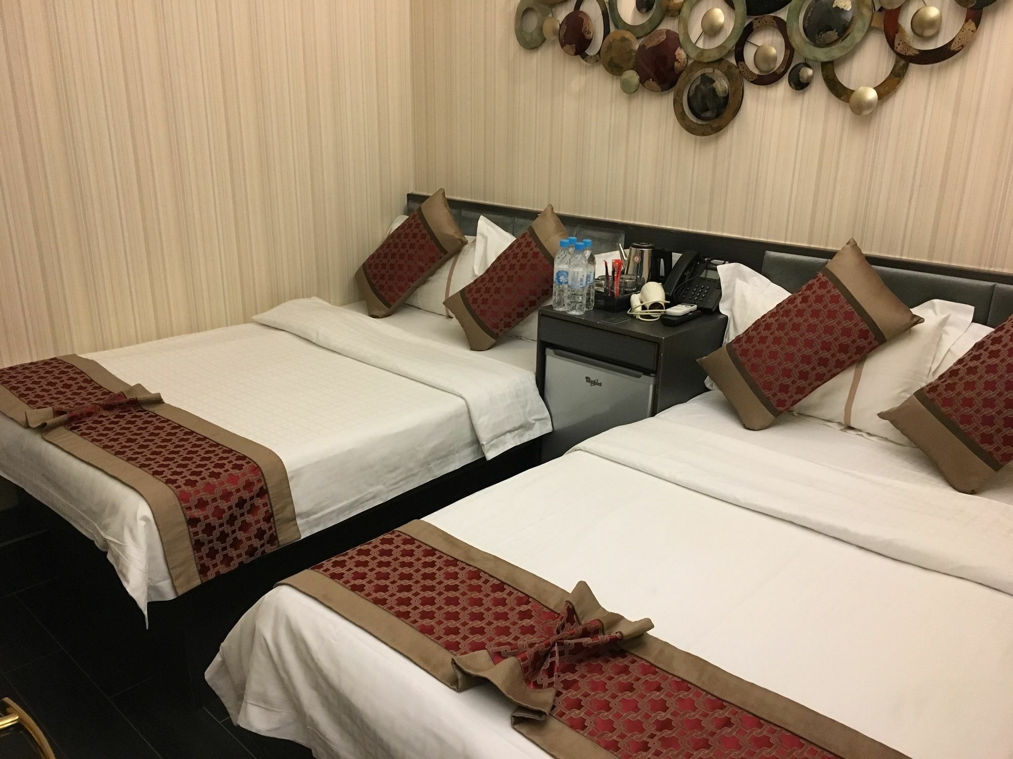 Seasons Hotel Hong Kong Esterno foto